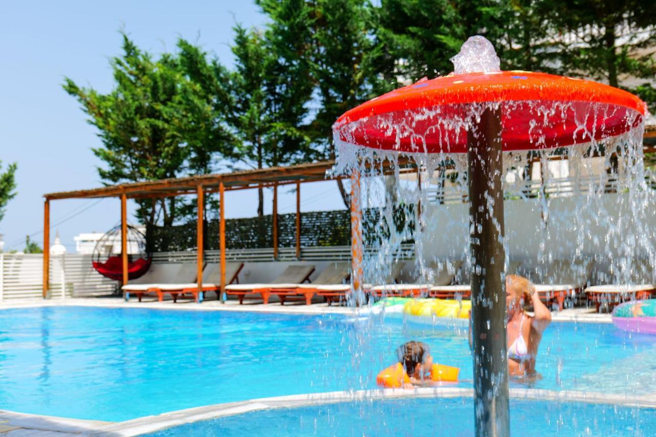 6 Milje Hotel Ksamil Kültér fotó